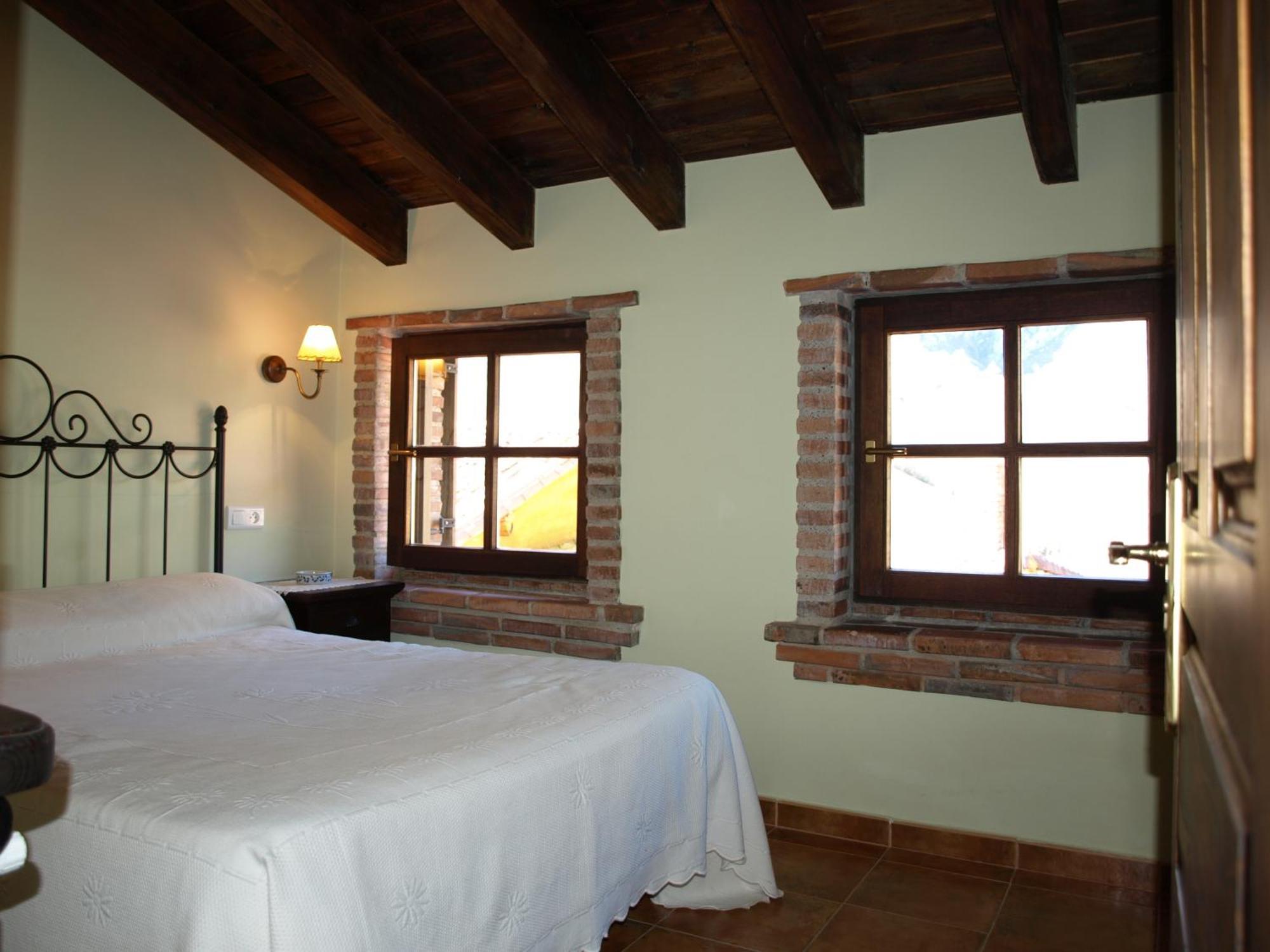 La Currada Villa Taranes Room photo
