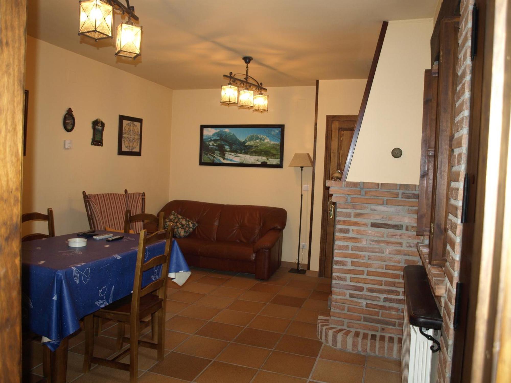 La Currada Villa Taranes Room photo