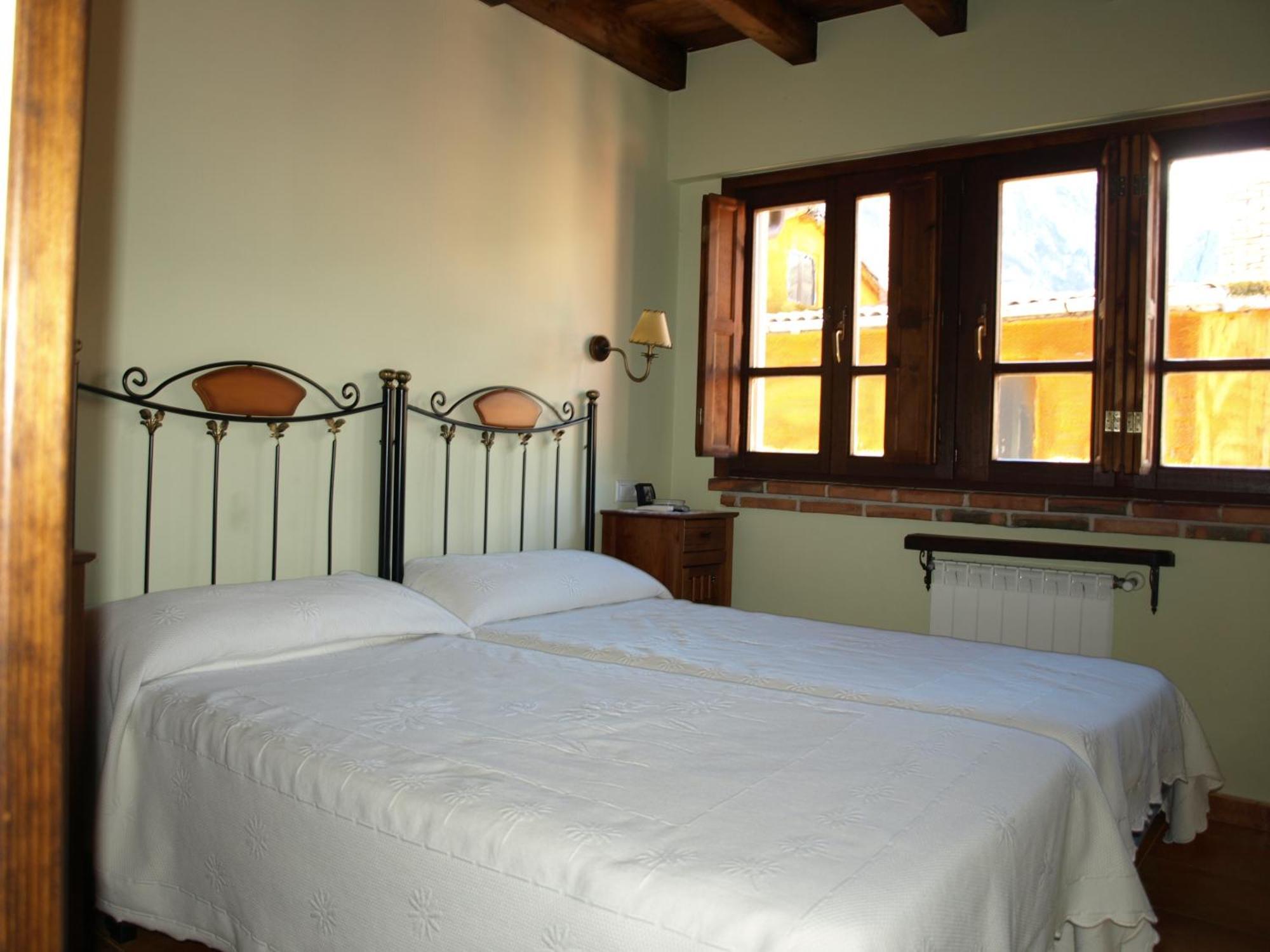 La Currada Villa Taranes Room photo